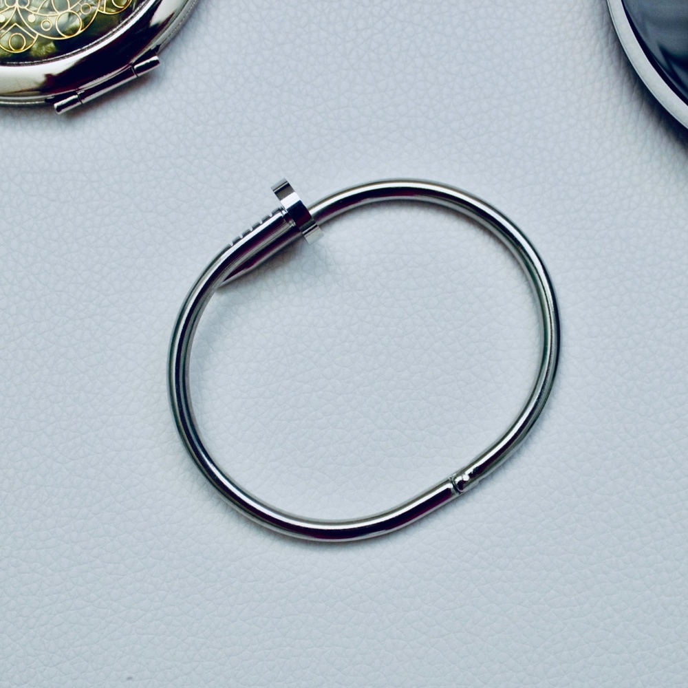 Good Quality SILVER Nail Bangle